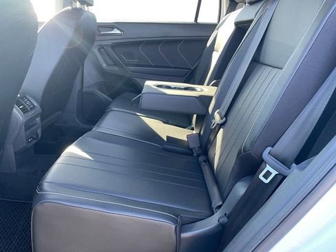 New 2024 Volkswagen Tiguan SE image 13