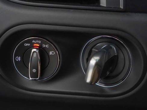 Certified 2022 Porsche Macan GTS image 25