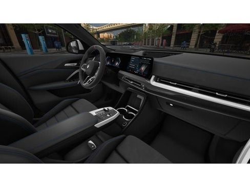 Used 2025 BMW X2 xDrive28i w/ Technology Package image 14