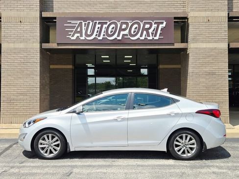 Used 2015 Hyundai Elantra SE w/ Option Group 02 FWD image 5