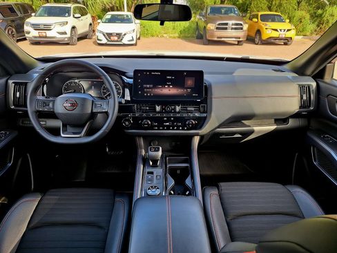 Used 2026 Nissan Pathfinder Rock Creek AWD/4WD image 12