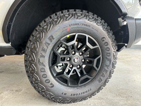 New 2026 Ford Bronco Badlands AWD/4WD image 29