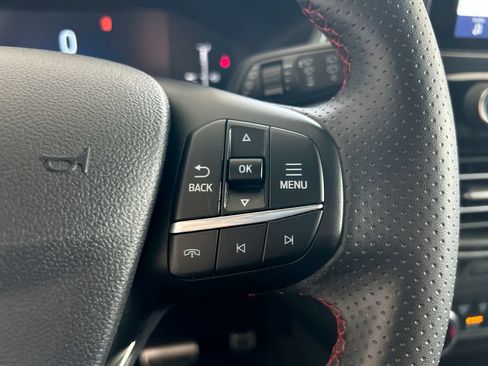Used 2023 Ford Escape ST-Line FWD image 17