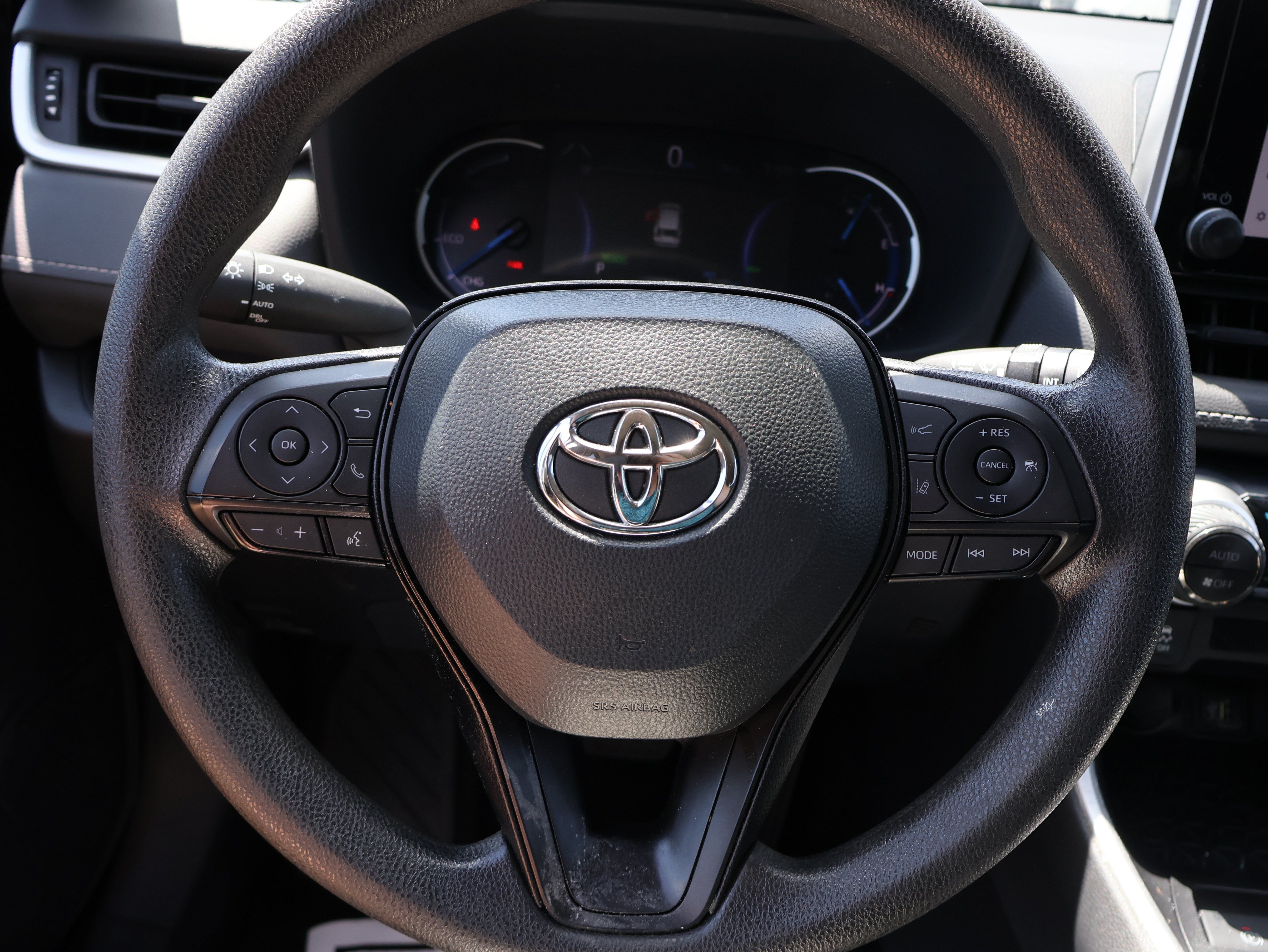 Used 2025 Toyota RAV4 XLE AWD/4WD image 32