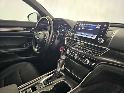 Used 2022 Honda Accord Sport image 11