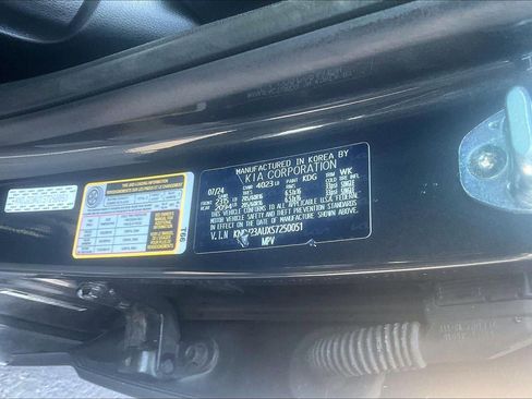 Used 2025 Kia Soul LX w/ LX Technology Package FWD image 32