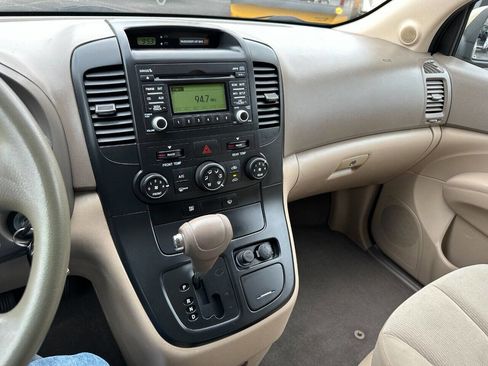Used 2009 Kia Sedona LX w/ PWR Pkg image 15