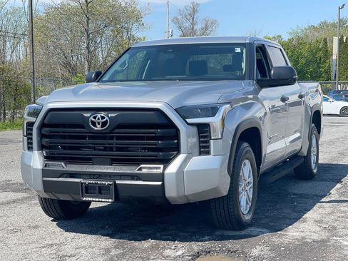 Certified 2022 Toyota Tundra SR5 w/ SR5 Convenience Package AWD/4WD image 12