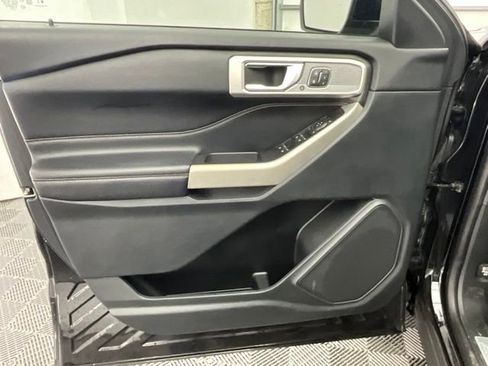 Used 2022 Ford Explorer Limited w/ Equipment Group 301A image 13