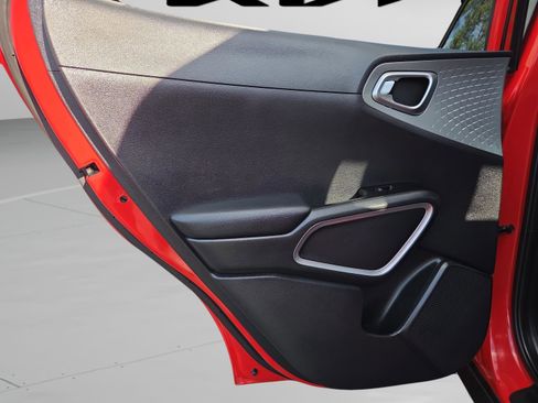 Used 2020 Kia Soul LX FWD image 29