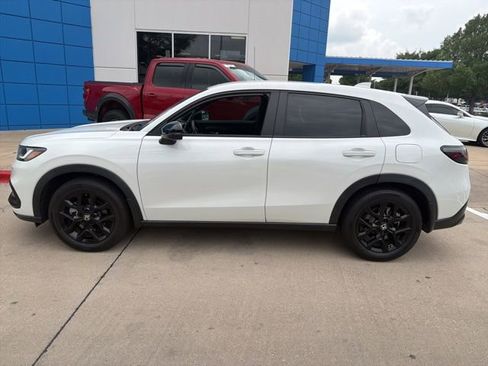 Used 2025 Honda HR-V Sport image 8