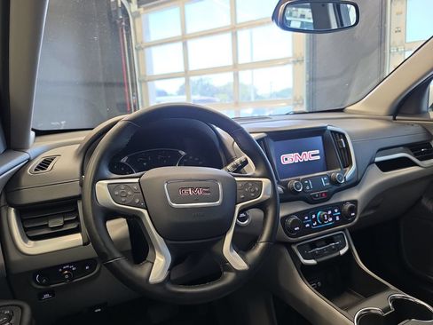 Used 2024 GMC Terrain SLT FWD image 18