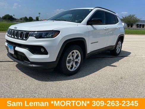 Used 2025 Jeep Compass Latitude AWD/4WD image 1