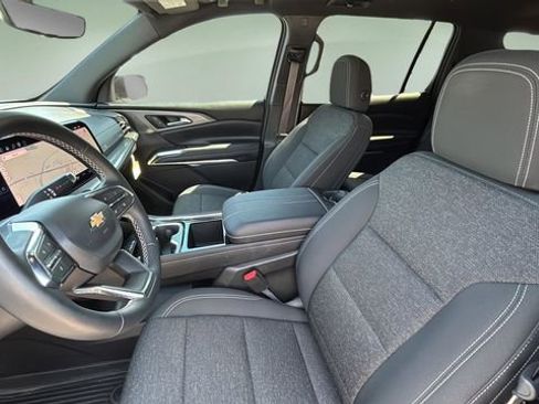 Used 2026 Chevrolet Traverse LT w/ Sun and Wheel Package FWD image 18
