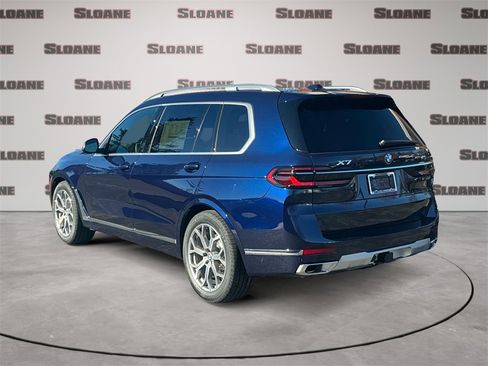 New 2026 BMW X7 xDrive40i w/ Premium Package image 3