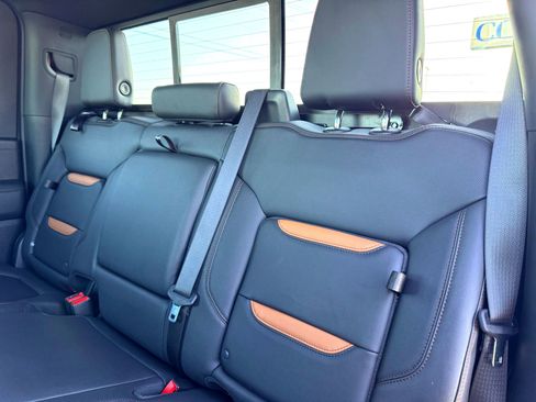 Used 2023 GMC Sierra 2500 AT4 w/ AT4 Preferred Package image 18