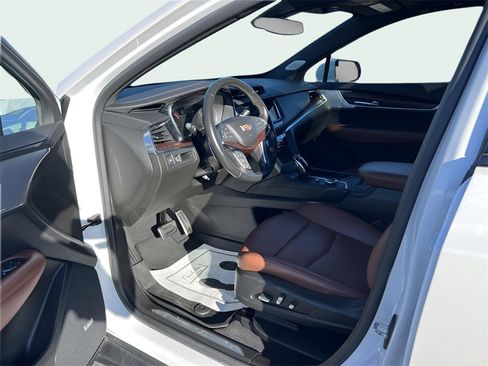 Used 2023 Cadillac XT5 Sportv image 6