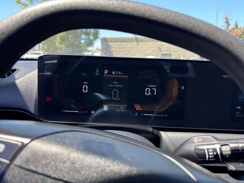 Used 2025 Kia K4 FWD image 40