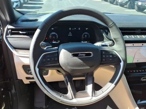 New 2026 Jeep Grand Cherokee Limited AWD/4WD image 5