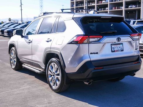 Certified 2022 Toyota RAV4 XLE Premium FWD image 6