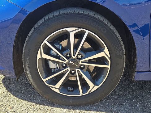 Used 2024 Kia Forte LXS image 11