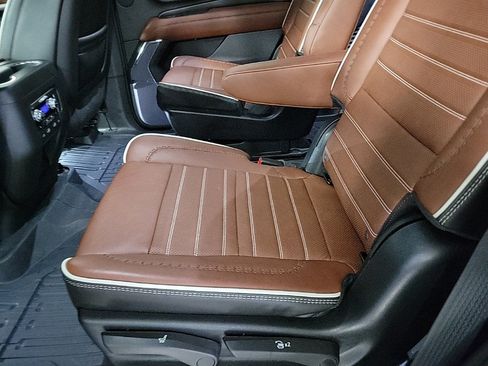 Used 2024 GMC Yukon Denali Ultimate image 7