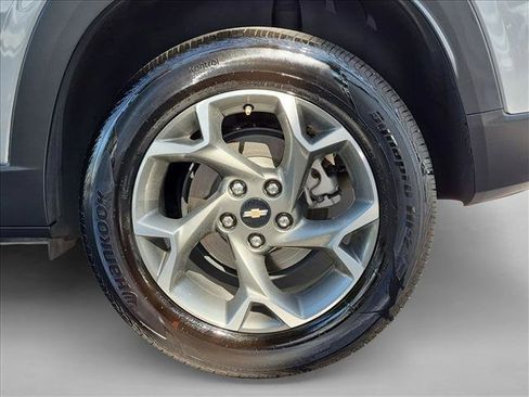 Used 2025 Chevrolet Trax LT FWD image 22