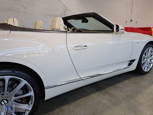 Used 2022 Bentley Continental GT AWD/4WD image 10