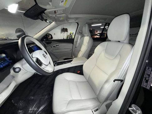 Used 2025 Volvo XC90 T8 Plus AWD/4WD image 2