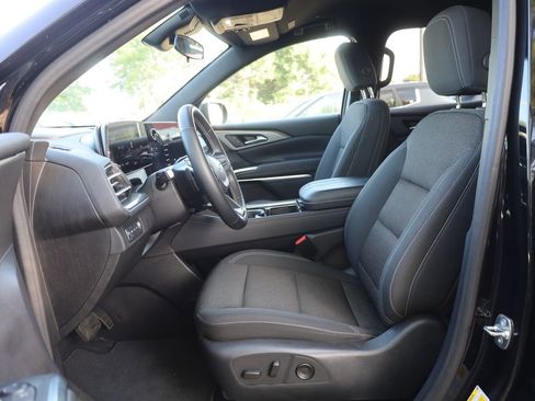 Used 2024 Chevrolet Traverse LT AWD/4WD image 36