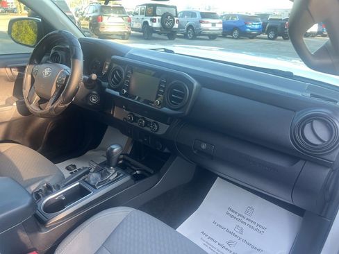 Used 2021 Toyota Tacoma SR w/ SR Convenience Package image 11