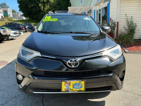 Used 2016 Toyota RAV4 XLE AWD/4WD image 3