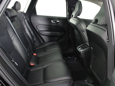 Used 2022 Volvo XC60 B5 Inscription w/ Climate Package image 30