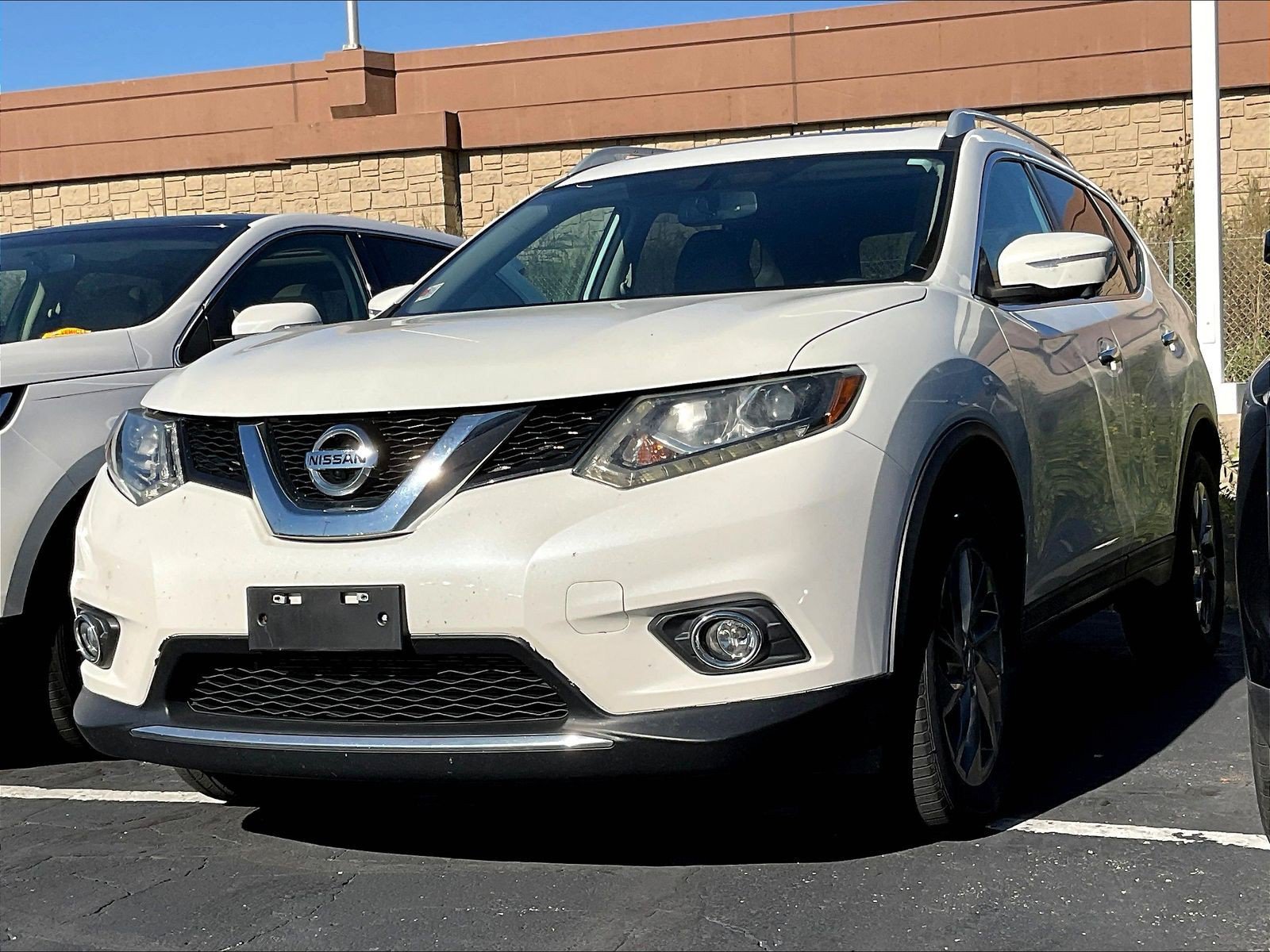Used 2015 Nissan Rogue SL w/ SL Premium Package AWD/4WD image 2