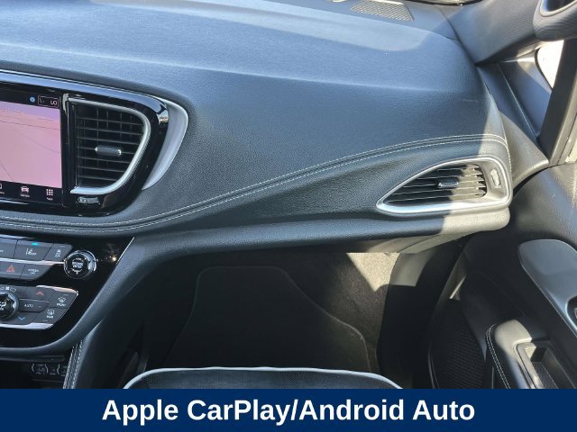 Used 2025 Chrysler Pacifica Limited FWD image 22