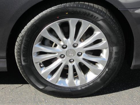 Used 2011 Hyundai Azera Limited FWD image 9