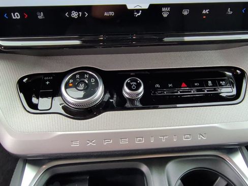 New 2027 Ford Expedition Max Active RWD image 28