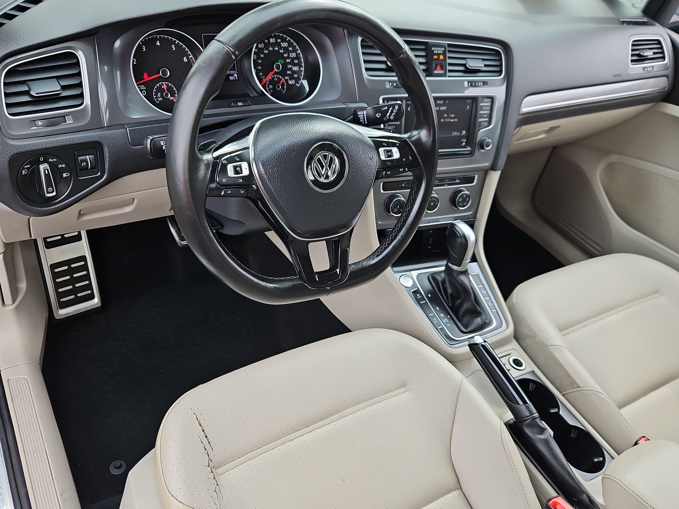 Used 2017 Volkswagen Golf Alltrack SE AWD/4WD image 12