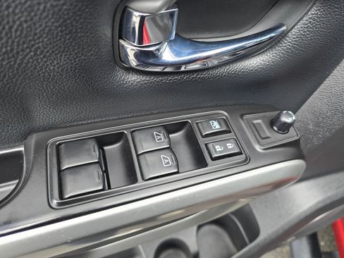 Used 2018 Nissan Titan PRO-4X w/ Pro-4x Convenience Package AWD/4WD image 27