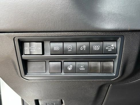 Used 2026 Toyota Tundra Platinum w/ TRD Off-Road Package AWD/4WD image 29