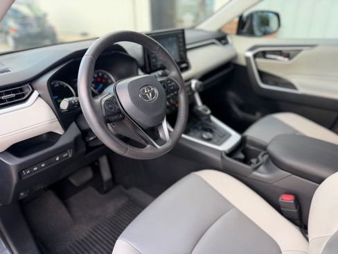 Used 2021 Toyota RAV4 XLE Premium AWD/4WD image 14