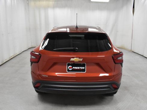 Used 2024 Chevrolet Trax LS w/ LS Convenience Package image 6