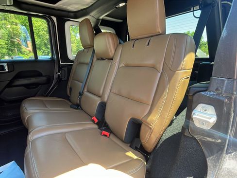 Used 2020 Jeep Wrangler Unlimited Rubicon w/ Advanced Safety Group AWD/4WD image 19