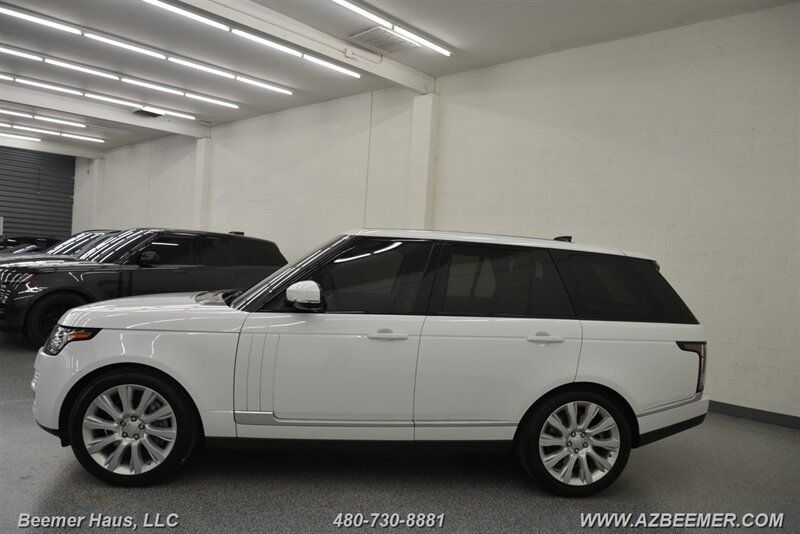 Used 2017 Land Rover Range Rover HSE AWD/4WD image 4