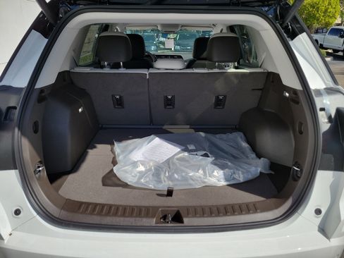 New 2026 GMC Terrain Denali w/ LPO, Black Badging Package image 9