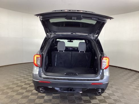 Used 2023 Ford Explorer ST-Line w/ Class IV Trailer Tow Package AWD/4WD image 35