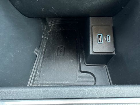Used 2024 Ford Edge Titanium AWD/4WD image 19