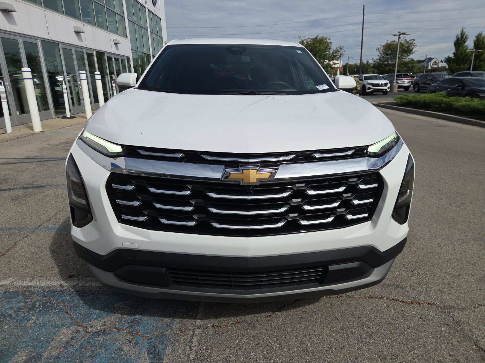 Used 2026 Chevrolet Equinox LT AWD/4WD image 13