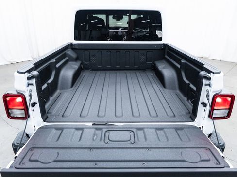 New 2026 Jeep Gladiator Sport image 8