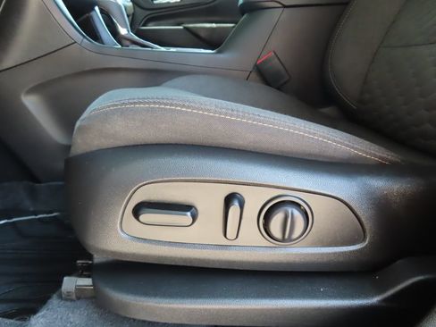 Certified 2020 Chevrolet Equinox LT w/ Driver Convenience Package FWD image 6